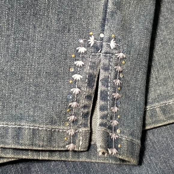 Hearts Of Palm Jeans - Picture 2 of 9